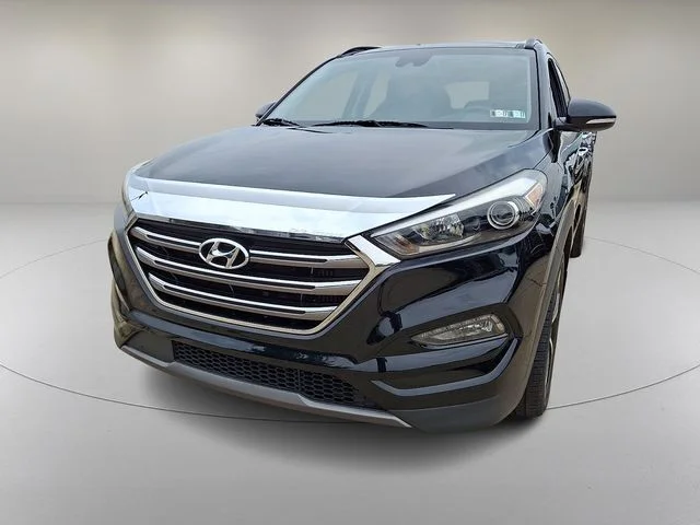 Used 2016 Black Hyundai Limited image 4