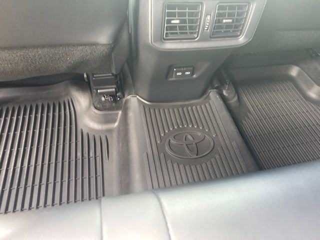 Used 2023  Toyota XLE Premium image 21