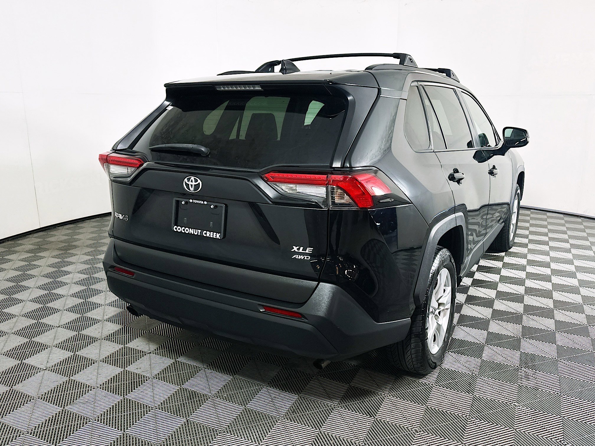 2020 Toyota RAV4 thumbnail 5