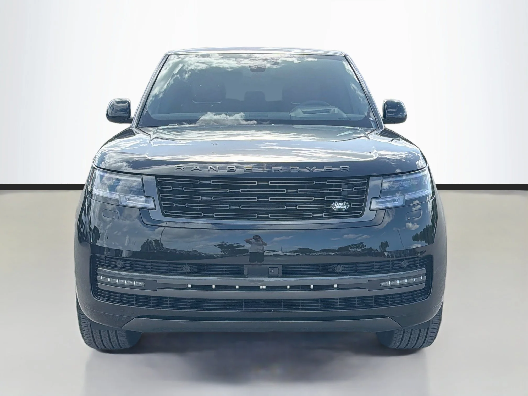 New 2026 Santorini Black Land Rover SE image 8