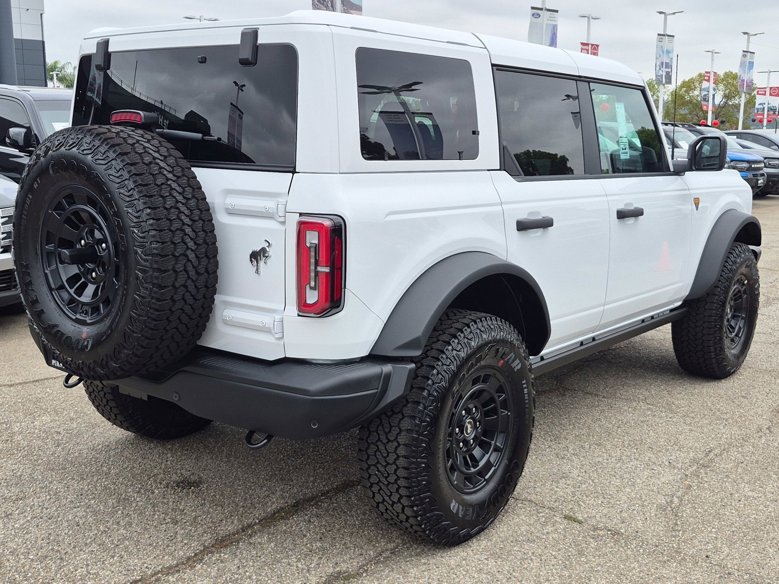 New 2026 Oxford White Ford Badlands® image 6