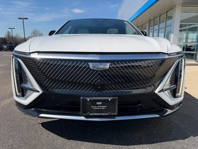 Used 2024 Cadillac LYRIQ Luxury 1 with VIN 1GYKPPRK9RZ101543 for sale in Beloit, WI