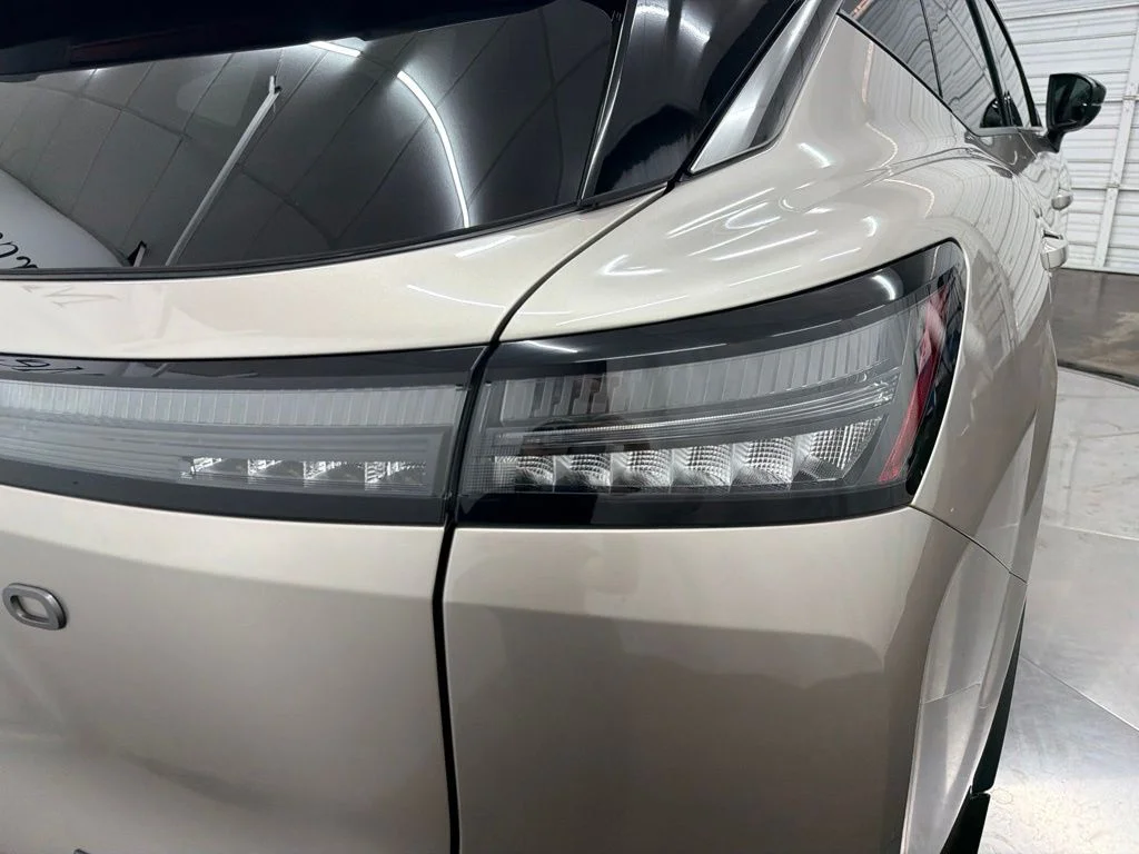 Used 2025 Gold Nissan Platinum image 12