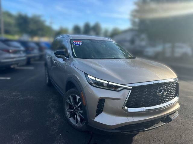 Used 2023 Silver INFINITI LUXE image 11