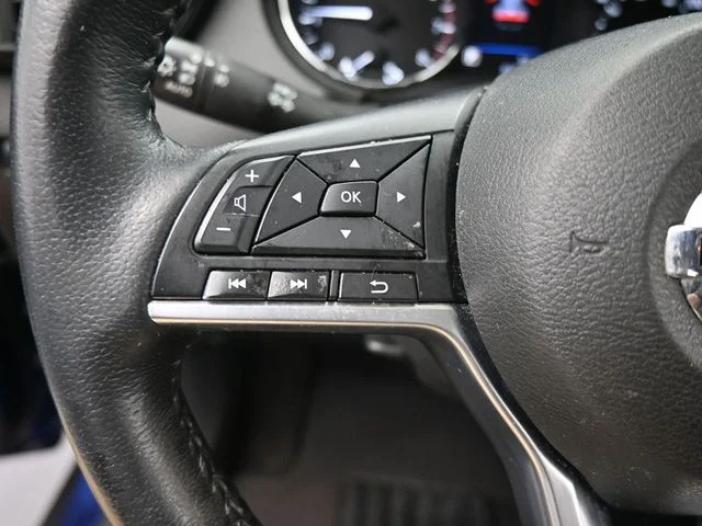 Used 2020 Blue Nissan SL image 21