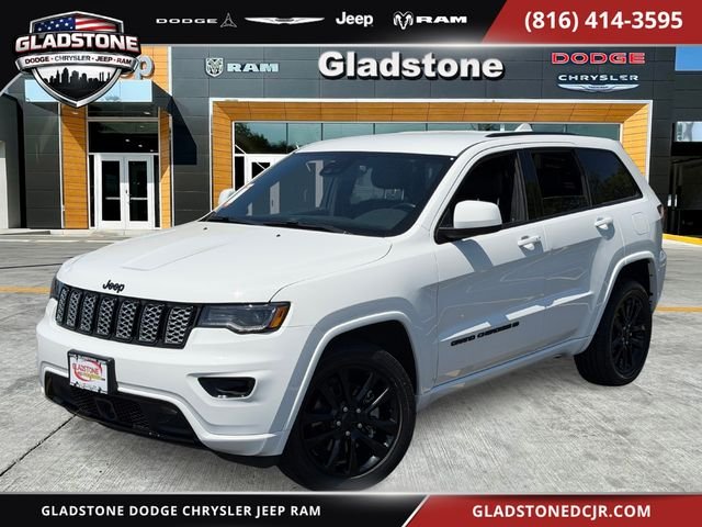 Certified Used 2022 White Jeep Laredo X image 1