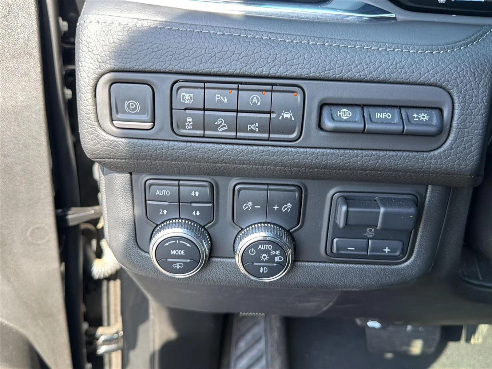 Used 2023 Onyx Black GMC Denali image 13