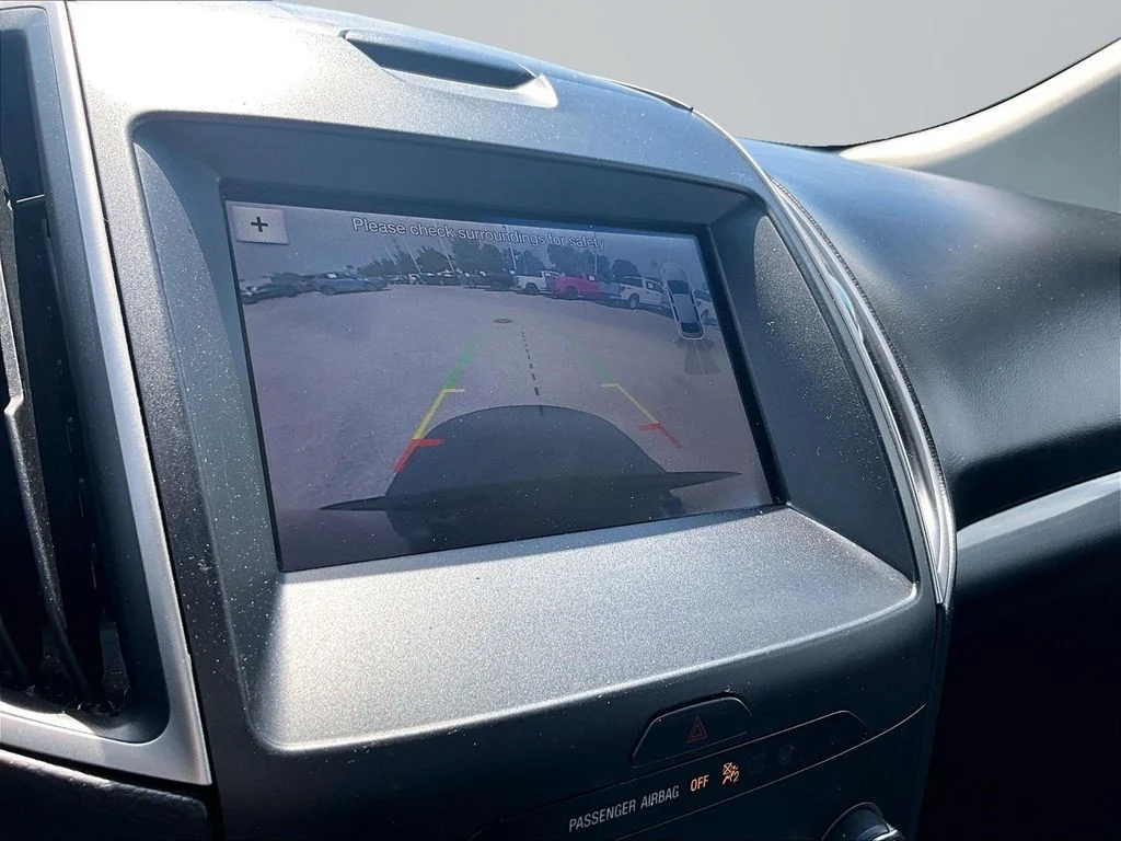 Used 2019 Black Ford SEL image 21