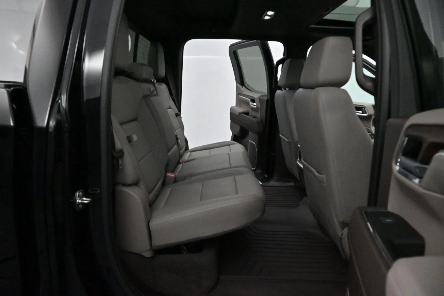 Used 2023 ONYX BLACK GMC SLT image 34