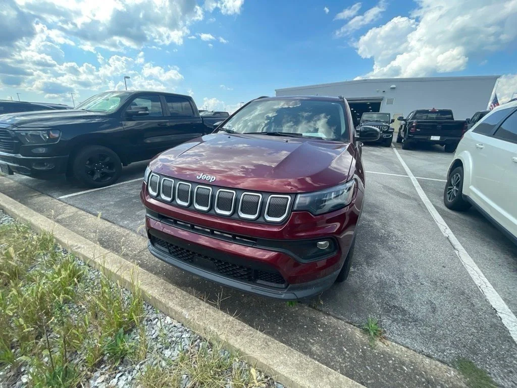 Used 2022 Red Jeep Latitude image 2