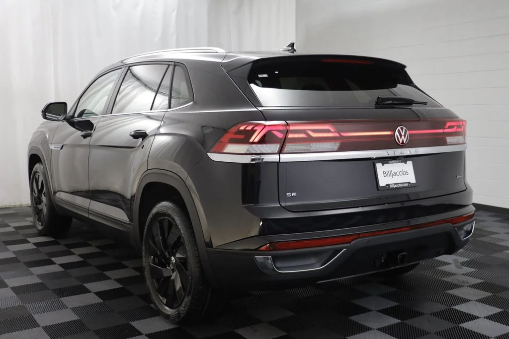 New 2026 Deep Black Volkswagen SE w/Technology image 14