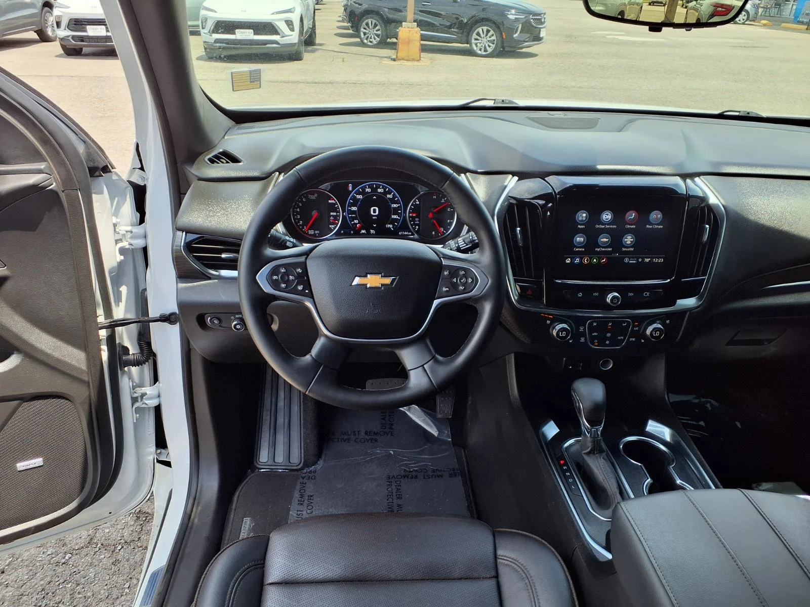 Used 2023 Iridescent Pearl Tricoat Chevrolet High Country image 3