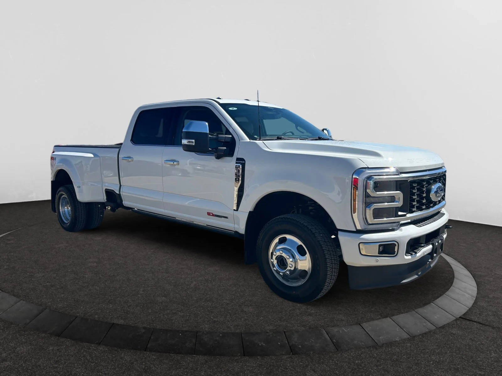 New 2026 Star White Metallic Tri-Coat Ford Platinum image 7