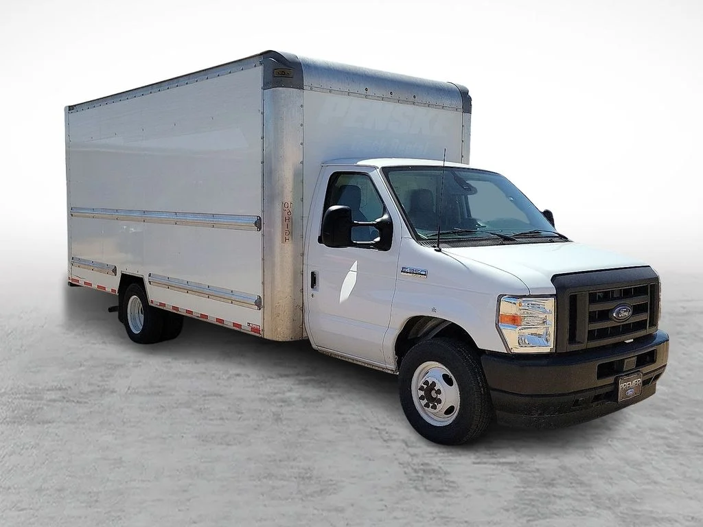 2022 Ford E-Series Cutaway Base