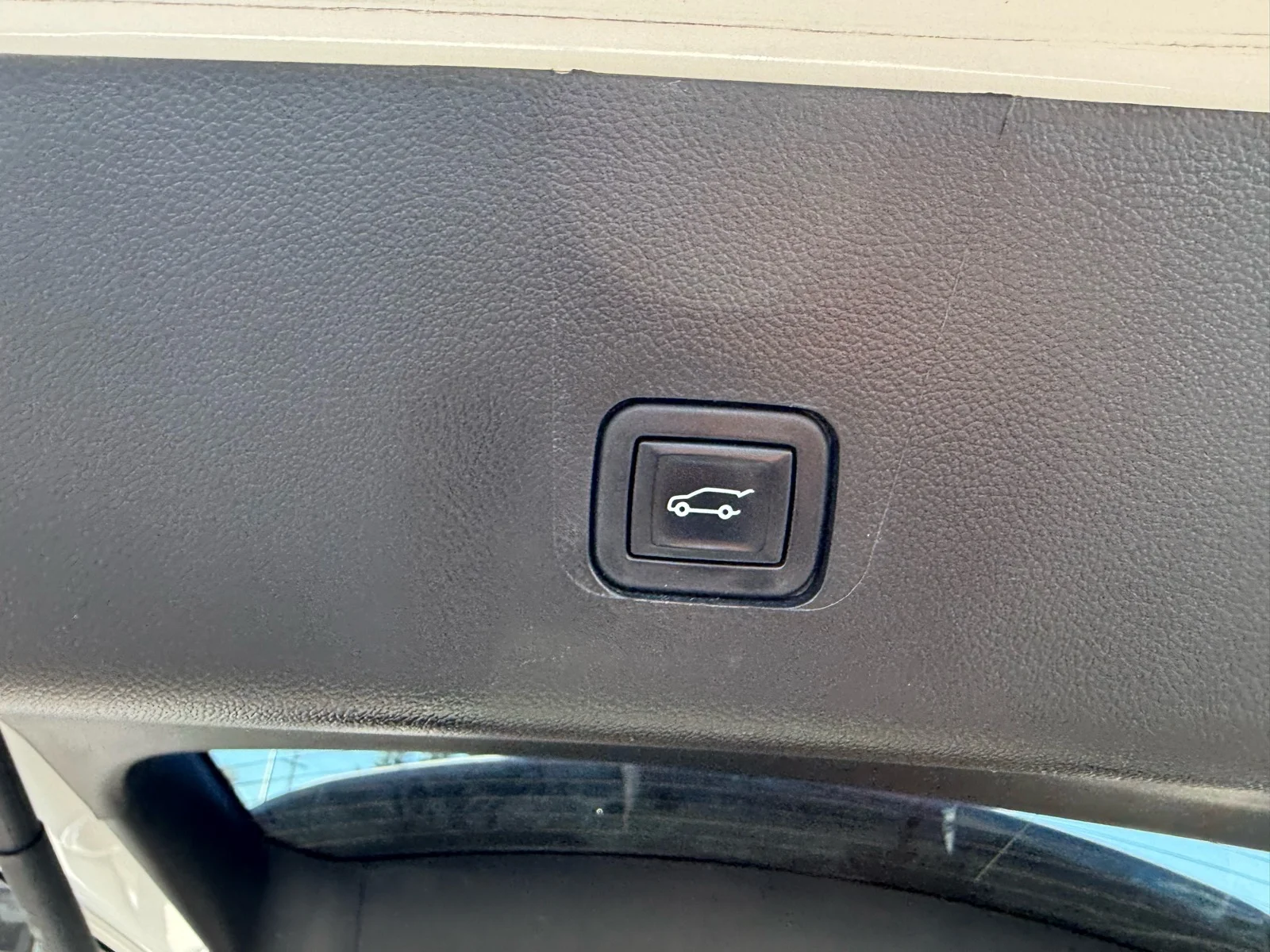 Used 2021 IRIDESCENT PEARL TRICOAT Chevrolet High Country image 20