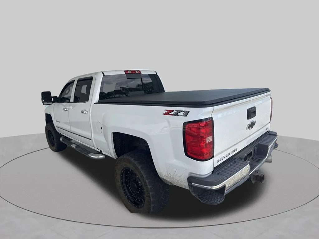 Used 2018 Summit White Chevrolet LTZ image 5