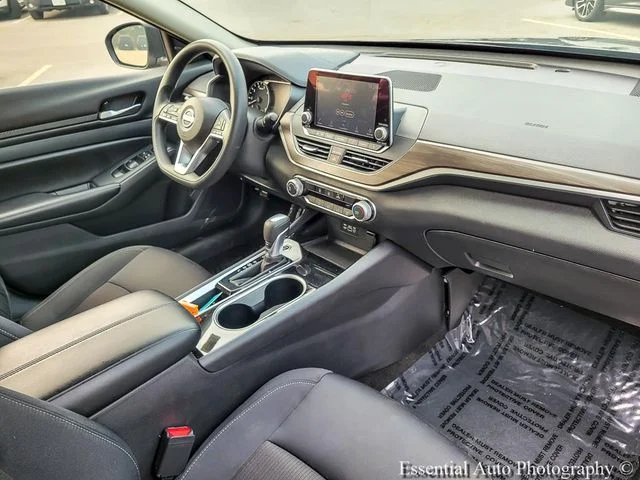 Used 2024 Gray Nissan 2.5 SV image 29