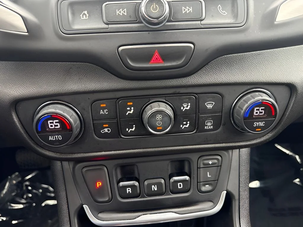 Used 2019 Black GMC SLE image 9