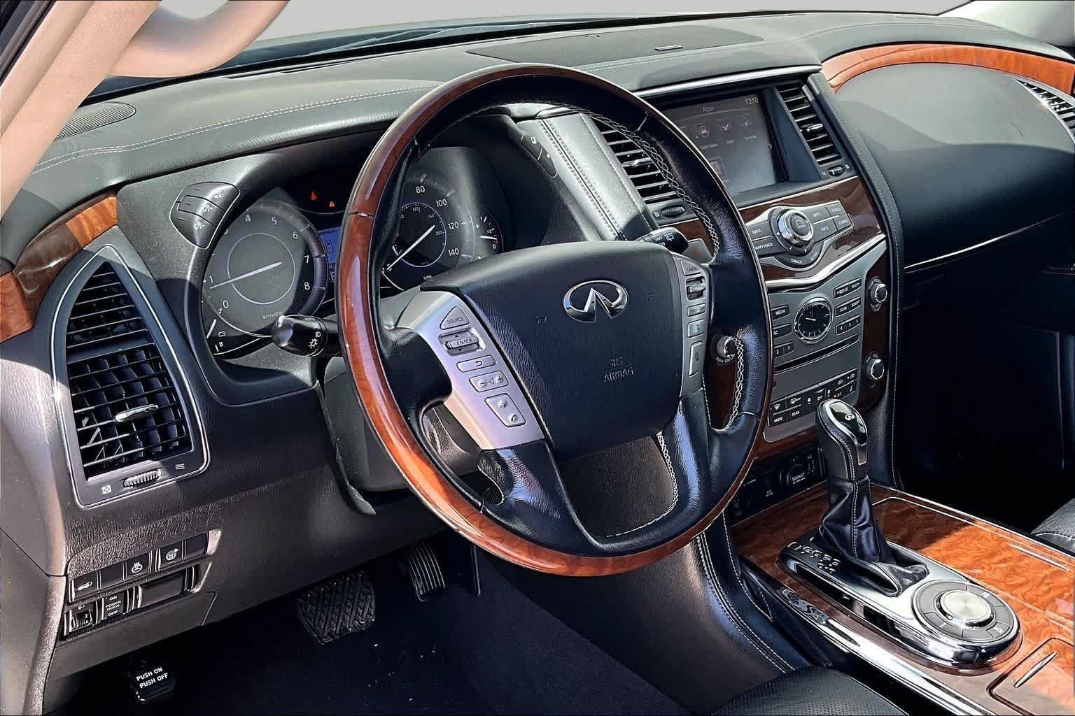 Used 2019 Black Obsidian INFINITI LUXE image 18