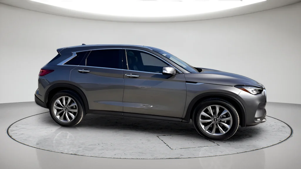 Used 2022 Gray INFINITI LUXE image 2