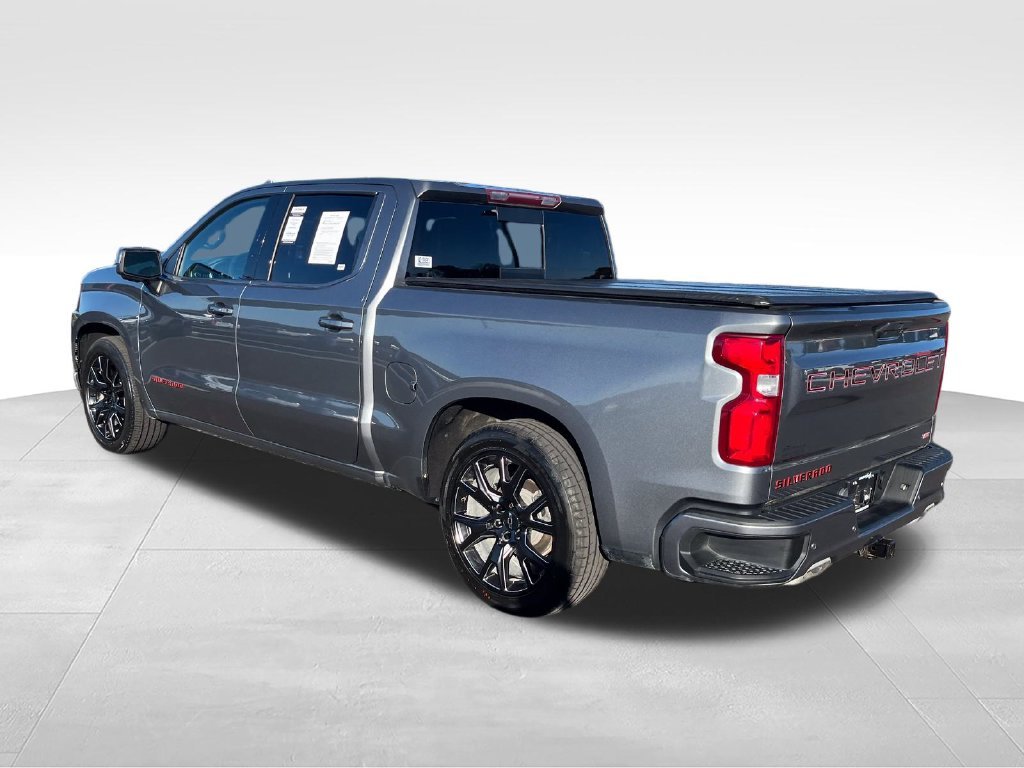 Used 2022 Gray Chevrolet High Country image 3