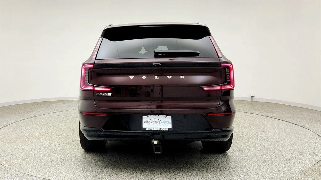 Used 2025 Mulberry Metallic Volvo Twin Motor Performance Ultra 6-Seater w/ Bowers & Wilkins Audio image 6