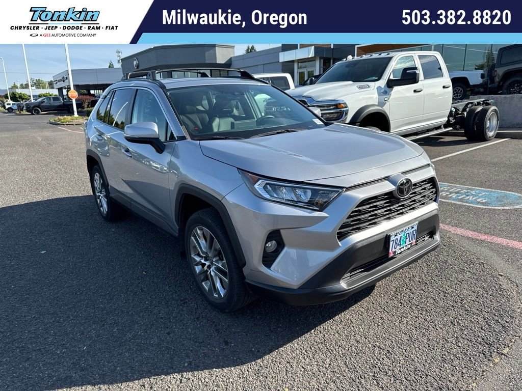 Used 2021 Silver Sky Metallic Toyota XLE Premium image 1