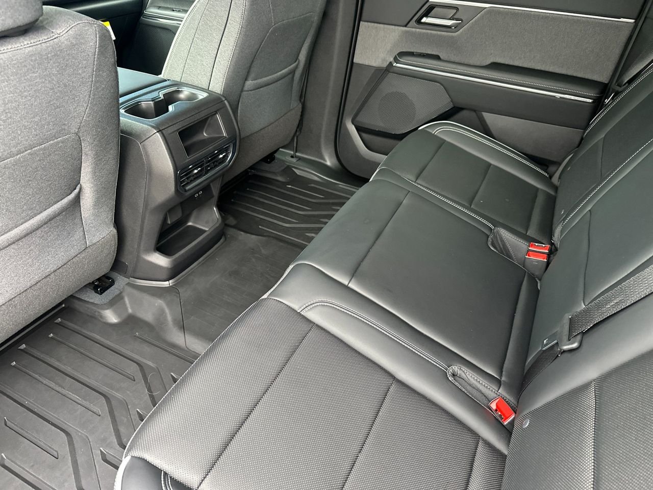 Used 2026 Onyx Black GMC Elevation Extended Range image 47