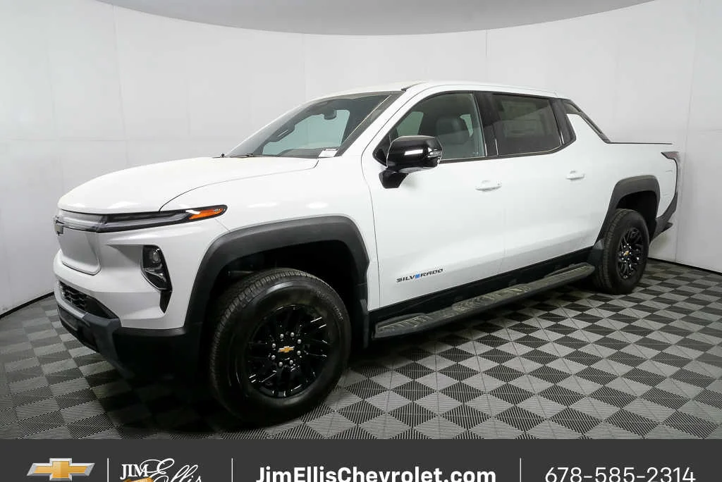2025 Chevrolet Silverado EV LT - Photo 26