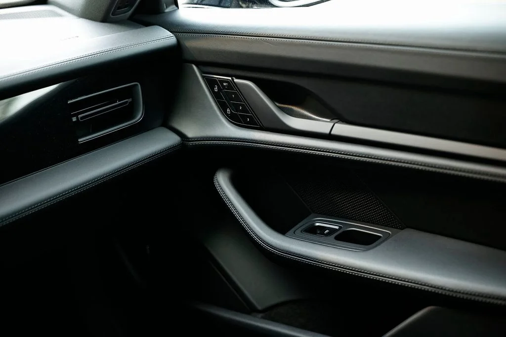 2026 Porsche Taycan Base - Photo 29