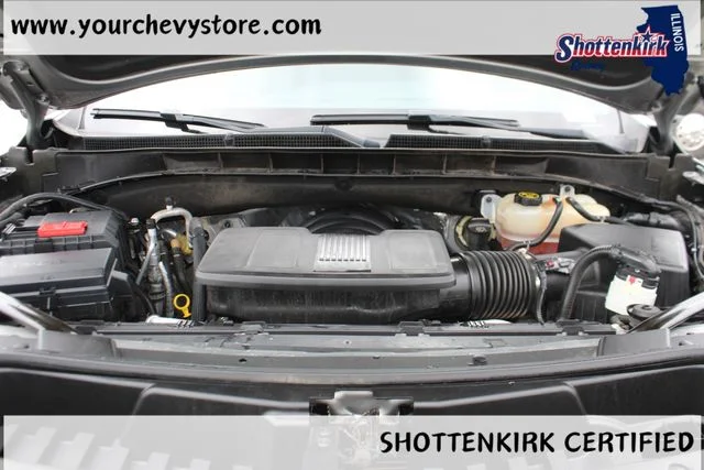 Used 2023 Silver GMC Denali image 7