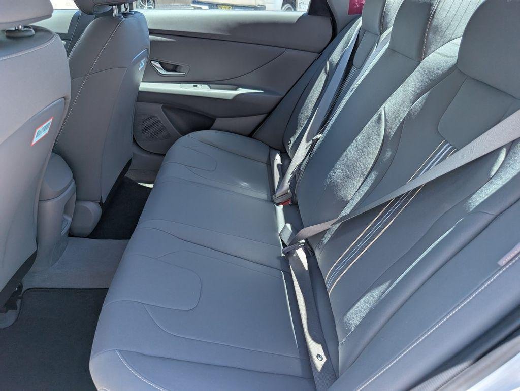 2025 Hyundai Elantra SEL - Photo 19