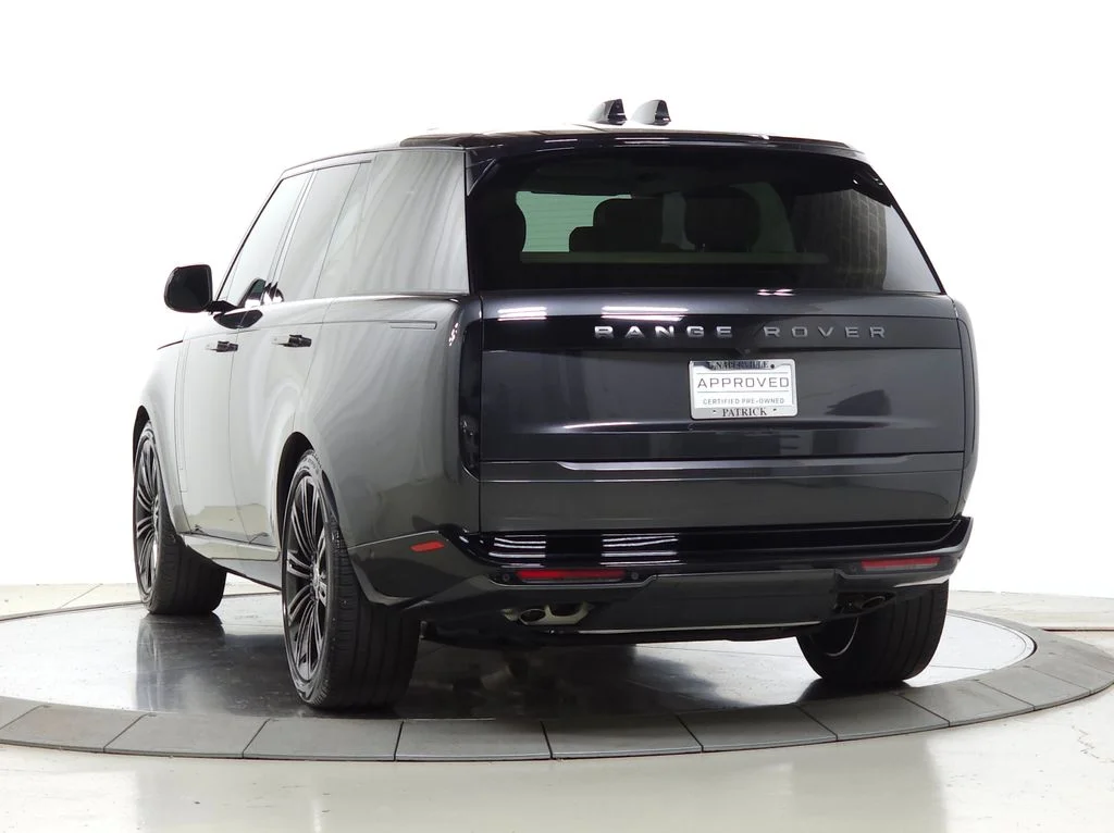 Certified Used 2024 Gray Land Rover SE image 3