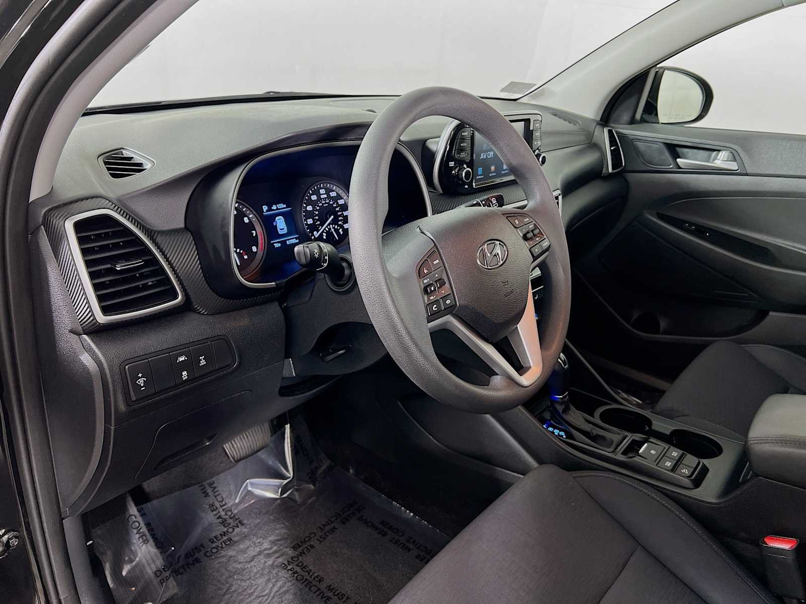 Used 2021 Black Noir Pearl Hyundai SE image 9