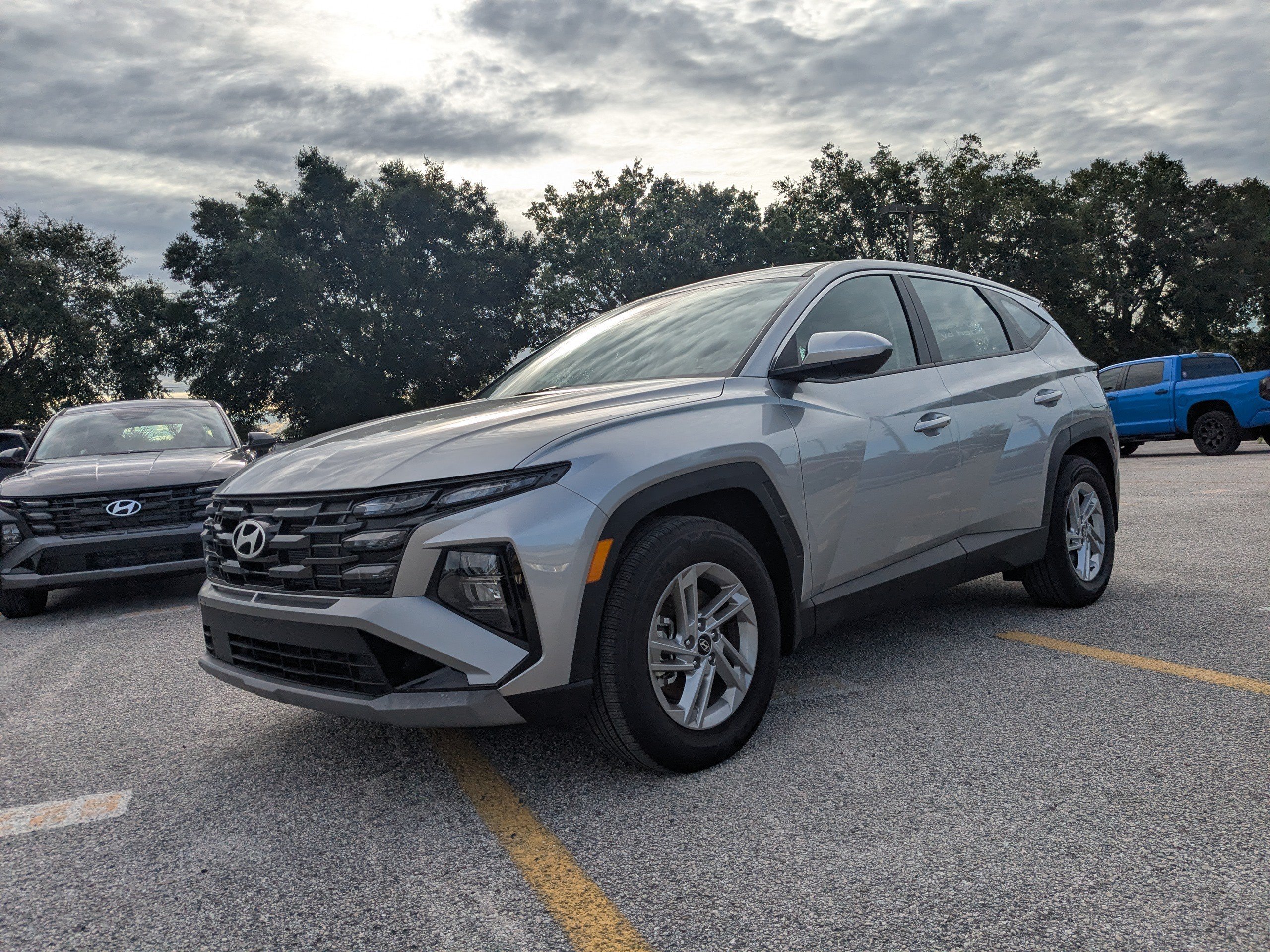 New 2026 Shimmering Silver Hyundai SE image 9