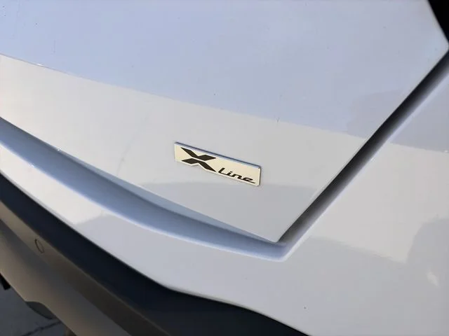 Used 2025 White Kia X-Line SX Prestige image 7