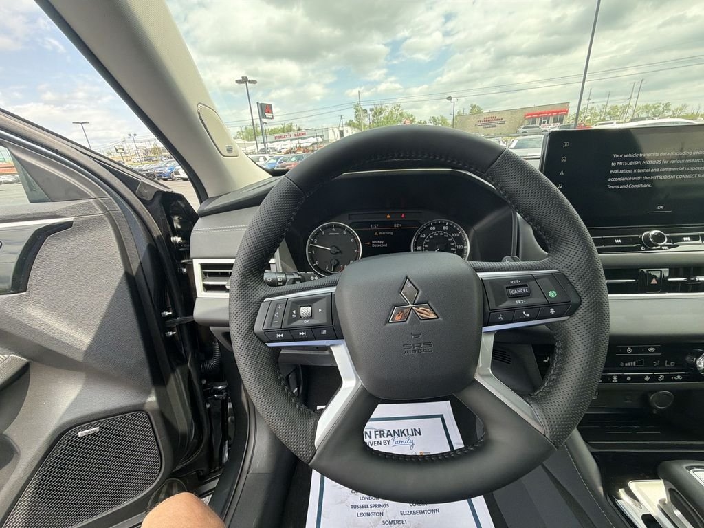 New 2026 Gray Mitsubishi SE image 14