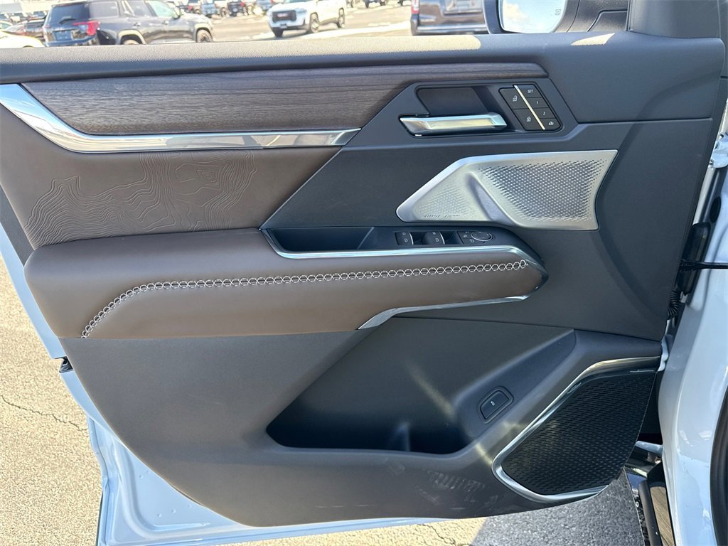 2026 GMC ACADIA - Image 13