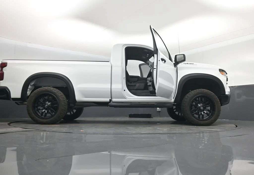 Used 2024 White Chevrolet WT image 7