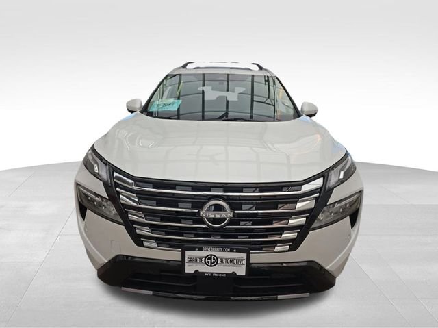 2026 Nissan Rogue Platinum photo 2