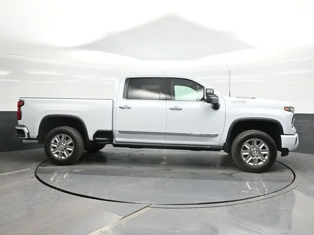 New 2026 Polar White Tricoat Chevrolet High Country image 8