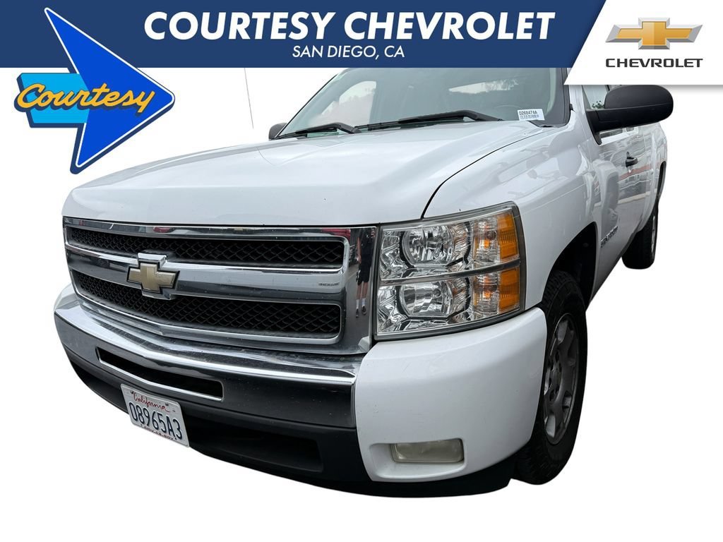 Used 2011 SUMMIT WHITE Chevrolet LT image 1