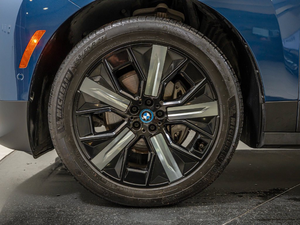 Used 2024 Phytonic Blue Metallic BMW xDrive50 image 13