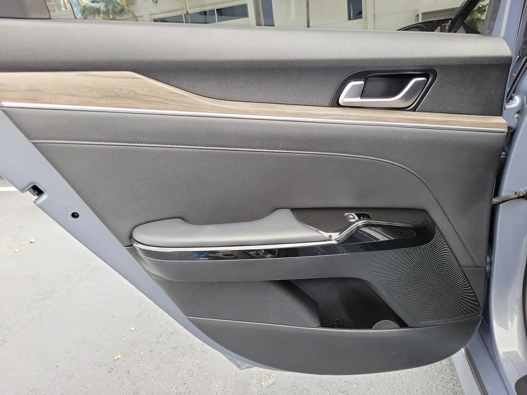 Used 2023 Silver Kia EX image 9