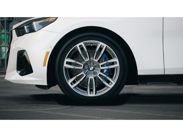 New 2027 Mineral White Metallic BMW  image 7