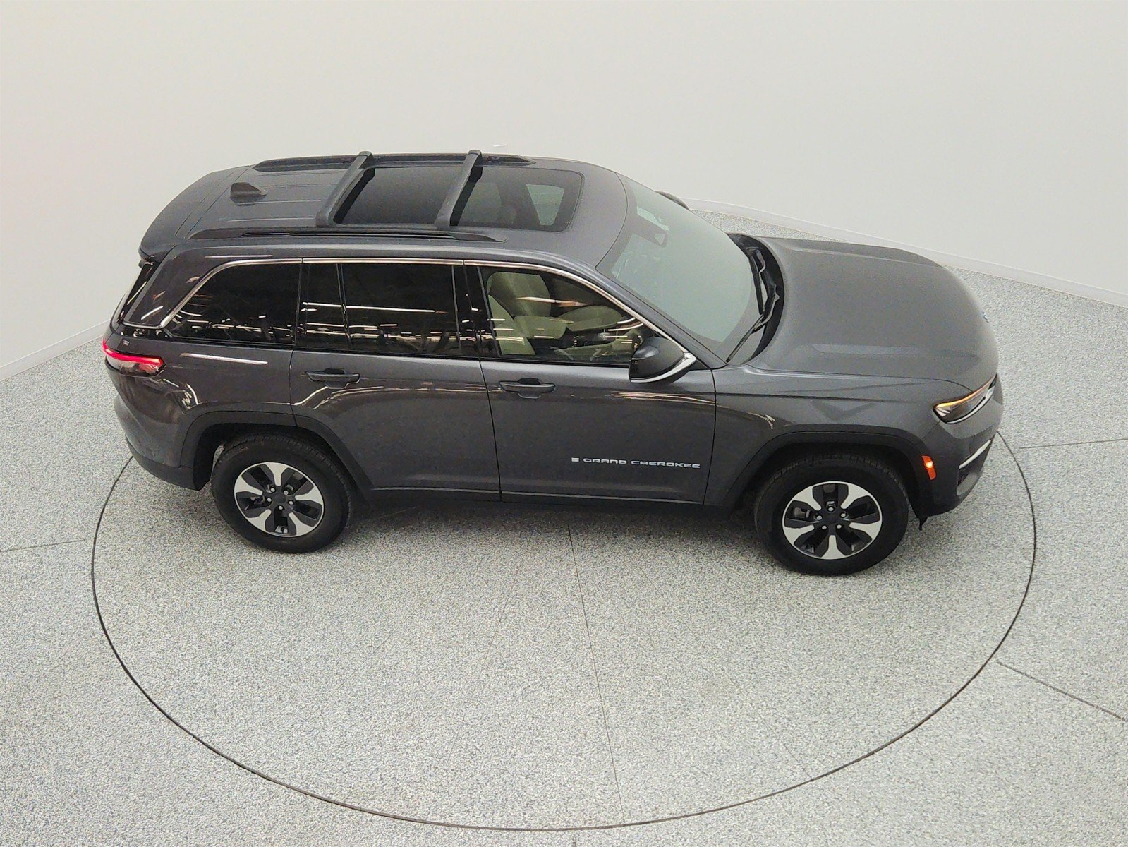 Used 2025 Baltic Gray Metallic Clearcoat Jeep 4x4 image 25