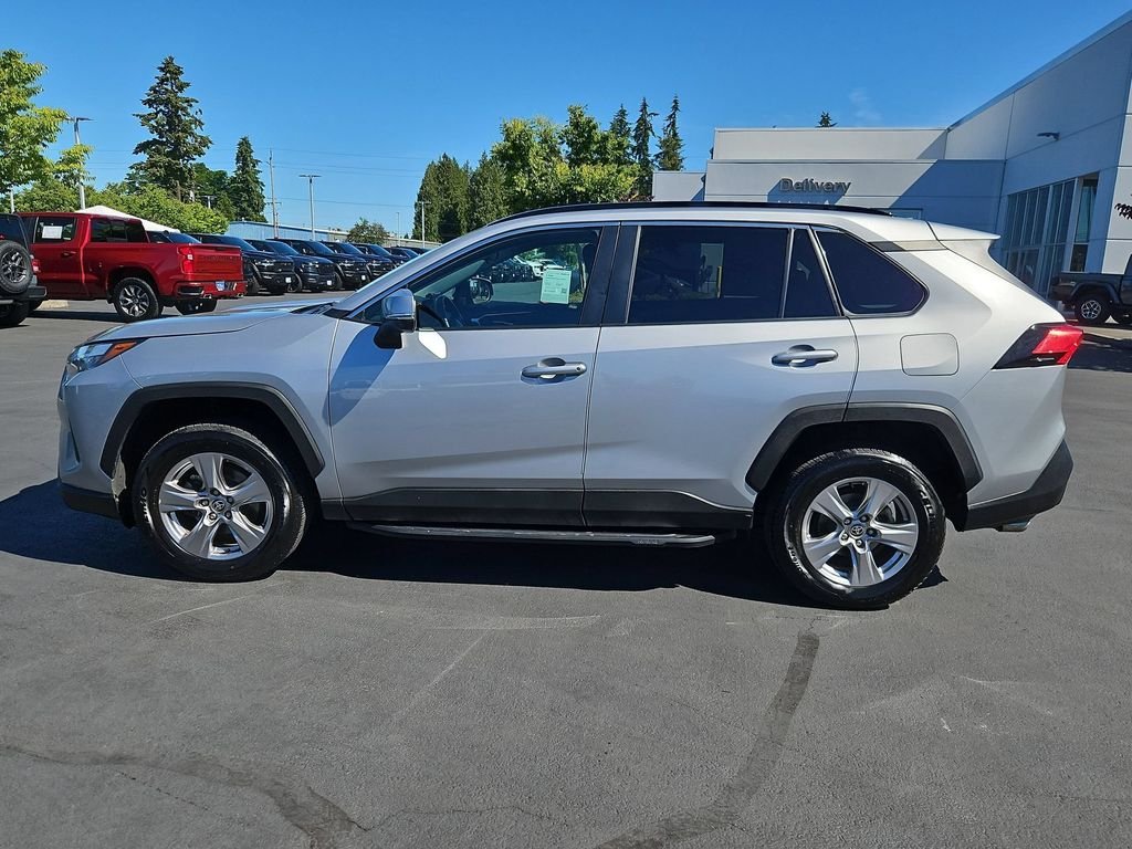 Used 2022 Silver Sky Metallic Toyota XLE image 3