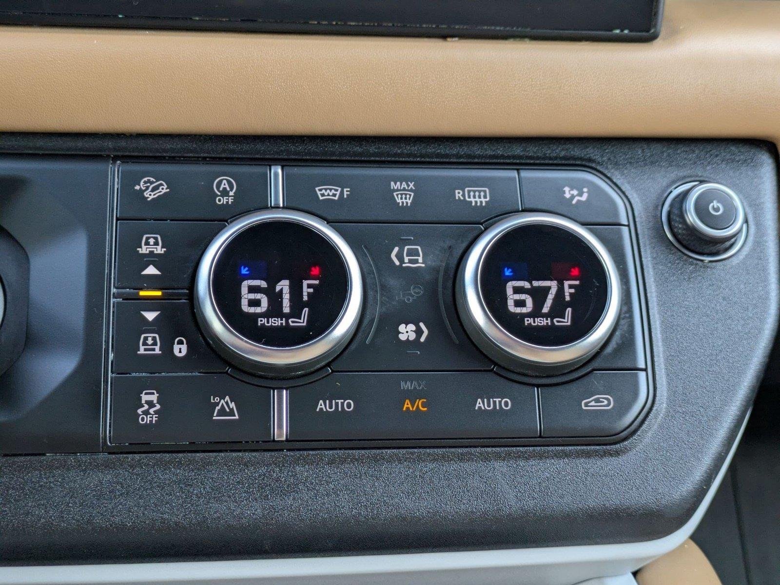 Used 2025 Fuji White Land Rover X-Dynamic SE image 23