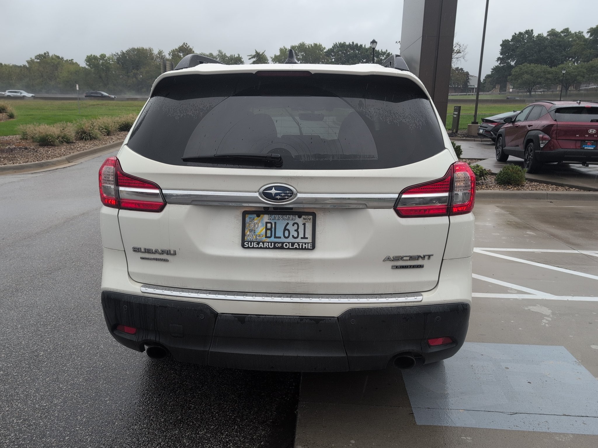 Used 2020 Crystal White Pearl Subaru Limited image 8