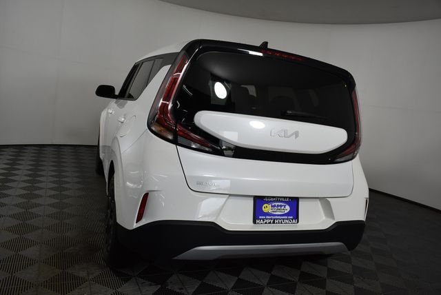 Used 2024 White Kia LX image 8